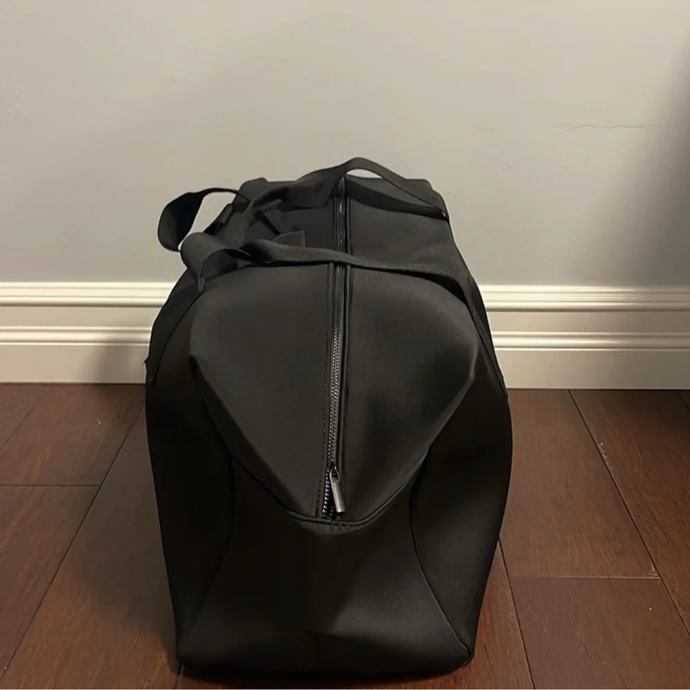 Carolina Herrera Bad Boy weekend Bag  And Fragrance Set